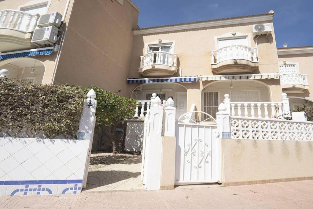 The Triana Townhouse Villa Сиудад Кесада Екстериор снимка